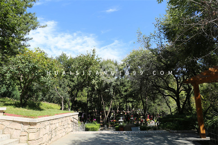 八达岭墓地